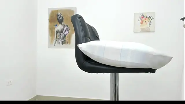 elizabethQuenx online show from March 3, 7:06 pm