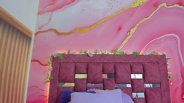 scarlett  evans  online show from March 5, 6:37 pm