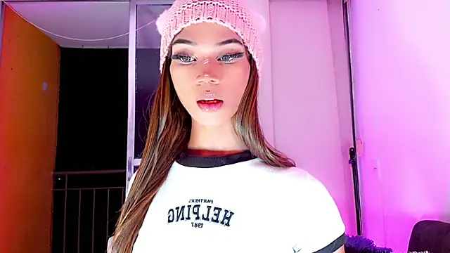 Snapshot of lucyangel_11 chatting on February 11, 7:54 am lucyangel 11 online show from February 11, 7:54 am