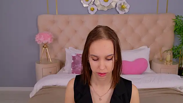 SandraTucker online show from March 29, 2:55 am