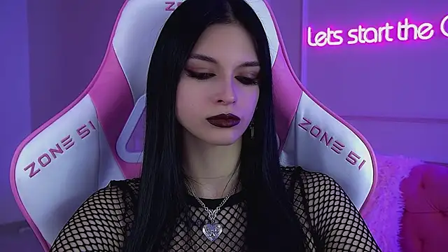 Snapshot of BeverlyMost chatting on February 20, 7:43 am BeverlyMost online show from February 20, 7:43 am