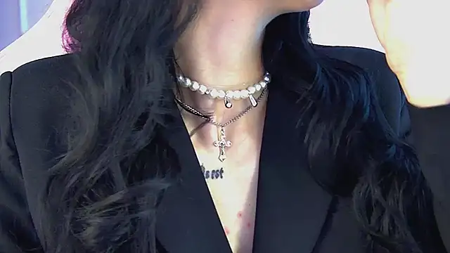 Snapshot of BeverlyMost chatting on February 21, 10:38 am BeverlyMost online show from February 21, 10:38 am