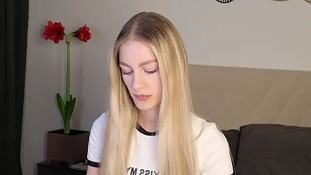 GabriellaOlsen online show from March 15, 5:08 pm