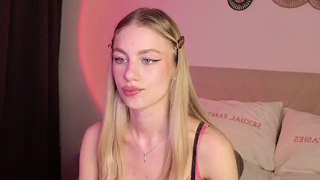 GabriellaOlsen online show from April 3, 1:53 pm