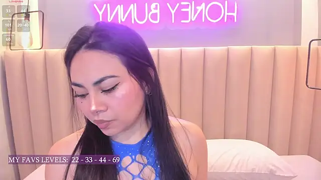 Snapshot of Naomymonroe_ chatting on October 2, 4:25 pm Naomymonroe online show from October 2, 4:25 pm