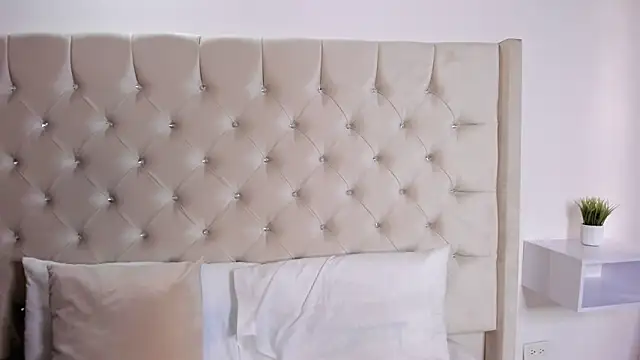 bella bloomg online show from March 14, 10:38 pm