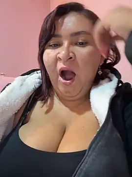 Snapshot of KarlaWild chatting on February 16, 9:59 pm KarlaWild online show from February 16, 9:59 pm