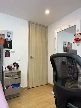 Snapshot of KarlaWild chatting on October 1, 3:51 pm KarlaWild online show from October 1, 3:51 pm