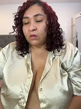 Snapshot of KarlaWild chatting on July 12, 1:40 am KarlaWild online show from July 12, 1:40 am