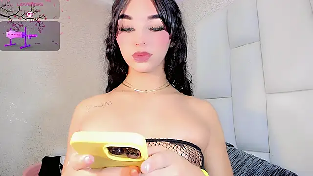 Angeles Busst online show from October 8, 8:50 pm