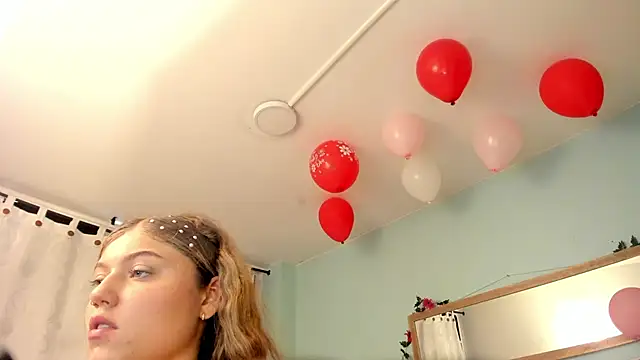 alaia greyy online show from February 15, 6:01 pm