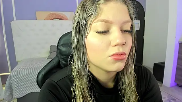 alaia greyy online show from October 2, 12:45 pm