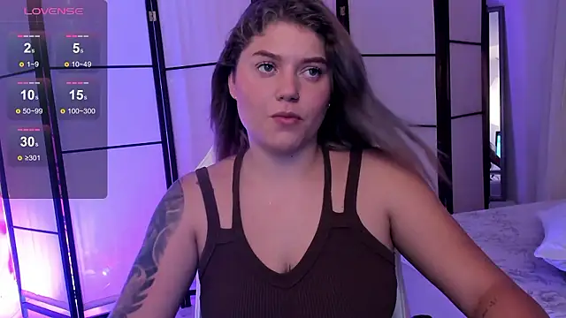 alaia greyy online show from March 6, 9:33 pm