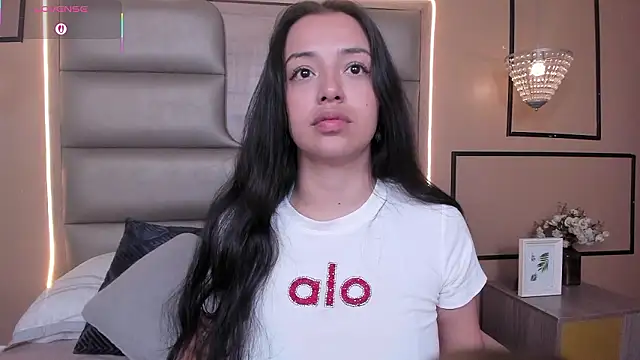 CAYLINCOLLINS online show from February 3, 4:10 am