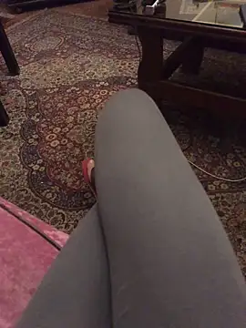 Snapshot of aebaleek2505 chatting on February 24, 9:10 am aebaleek2505 online show from February 24, 9:10 am