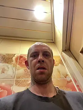 MaxDevilWhite online show from March 3, 9:10 pm