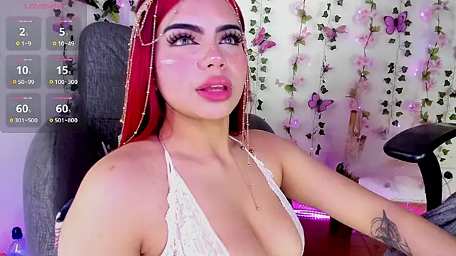 Snapshot of saray__jones chatting on May 7, 5:29 pm saray jones online show from May 7, 5:29 pm