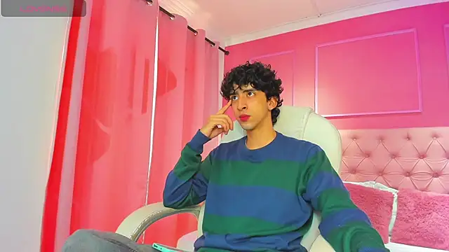 Snapshot of Alezzandro_ chatting on January 24, 2:19 pm Alezzandro online show from January 24, 2:19 pm