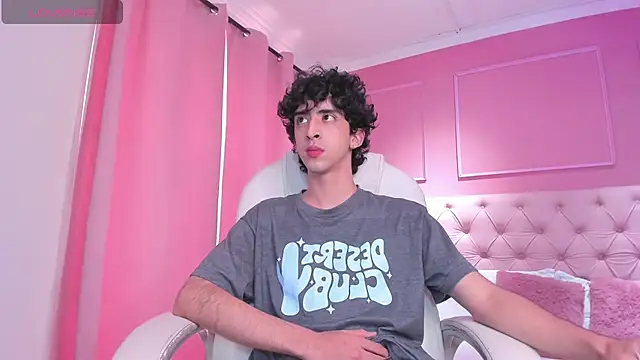 Snapshot of Alezzandro_ chatting on January 24, 5:21 pm Alezzandro online show from January 24, 5:21 pm