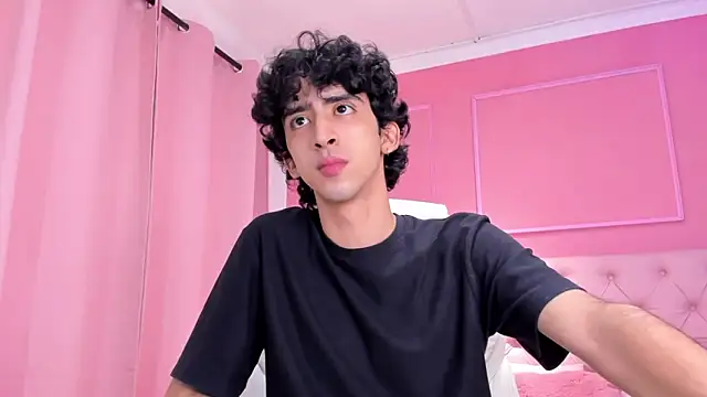 Snapshot of Alezzandro_ chatting on February 4, 2:32 pm Alezzandro online show from February 4, 2:32 pm