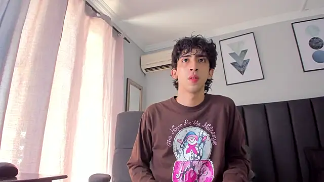 Snapshot of Alezzandro_ chatting on March 18, 1:53 pm Alezzandro online show from March 18, 1:53 pm