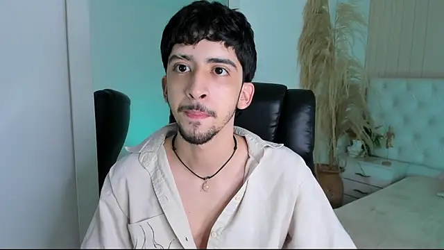 Snapshot of Alezzandro_ chatting on September 9, 8:41 pm Alezzandro online show from September 9, 8:41 pm