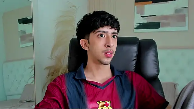 Snapshot of Alezzandro_ chatting on October 9, 9:13 pm Alezzandro online show from October 9, 9:13 pm