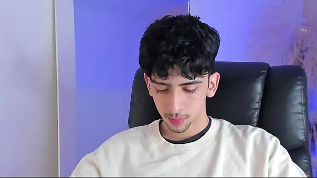 Snapshot of Alezzandro_ chatting on October 10, 8:08 pm Alezzandro online show from October 10, 8:08 pm