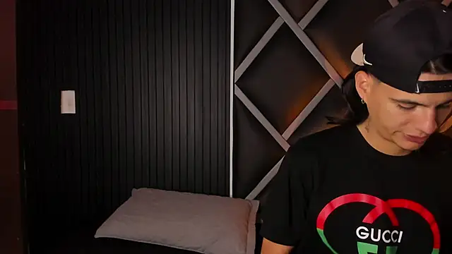 Martshall09 online show from November 4, 9:36 pm