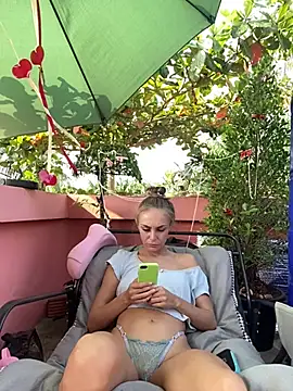 White Lu online show from February 16, 2:18 am