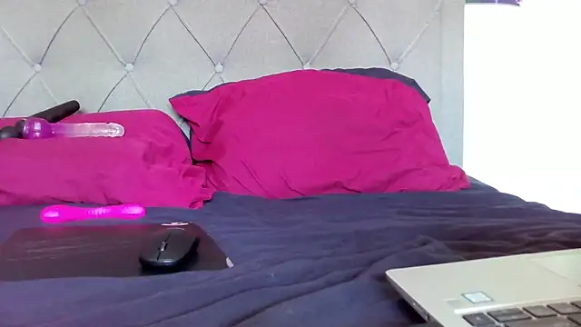 Snapshot of bunnyfox420 chatting on September 24, 11:35 am bunnyfox420 online show from September 24, 11:35 am