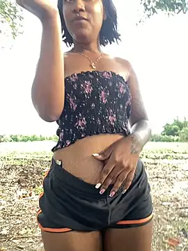 Snapshot of Charlotte_bronxxx chatting on January 26, 9:51 pm Charlotte bronxxx online show from January 26, 9:51 pm