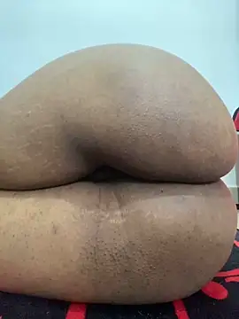 Snapshot of Charlotte_bronxxx chatting on March 7, 4:11 pm Charlotte bronxxx online show from March 7, 4:11 pm