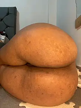 Snapshot of Charlotte_bronxxx chatting on September 25, 10:35 pm Charlotte bronxxx online show from September 25, 10:35 pm