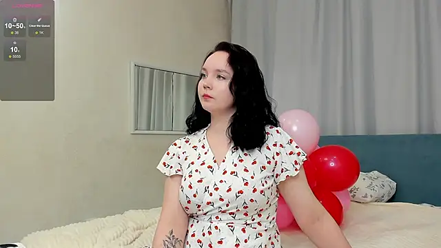 Snapshot of maya_suun chatting on February 7, 8:33 am maya suun online show from February 7, 8:33 am