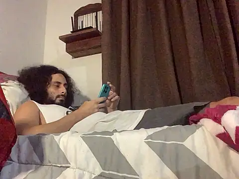 Nooneisthis online show from December 17, 7:25 am