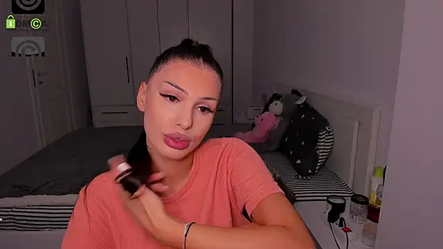 HelenShawn online show from October 6, 7:55 pm