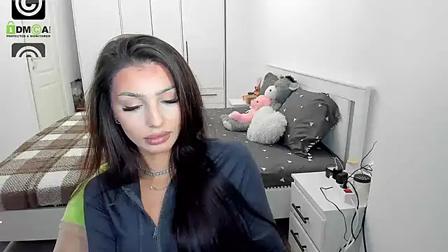 HelenShawn online show from December 3, 9:24 pm