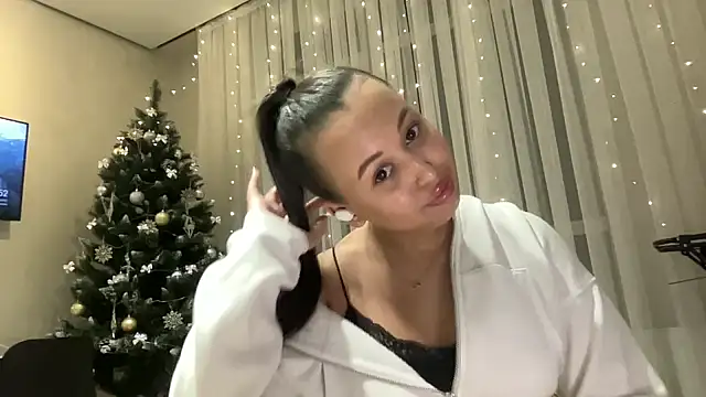 Snapshot of Candy_777 chatting on February 7, 8:53 pm Candy 777 online show from February 7, 8:53 pm