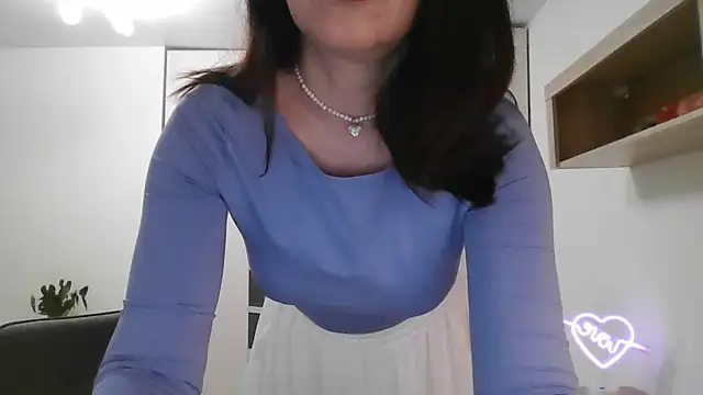 Snapshot of Victoria_Glam chatting on February 4, 4:50 pm Victoria Glam online show from February 4, 4:50 pm