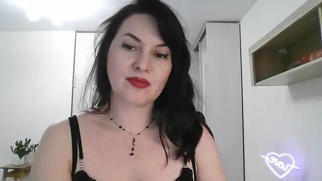 Snapshot of Victoria_Glam chatting on February 13, 10:43 pm Victoria Glam online show from February 13, 10:43 pm