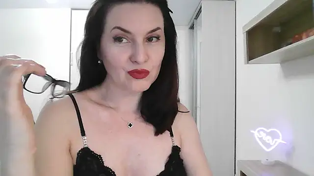 Snapshot of Victoria_Glam chatting on March 2, 7:12 pm Victoria Glam online show from March 2, 7:12 pm
