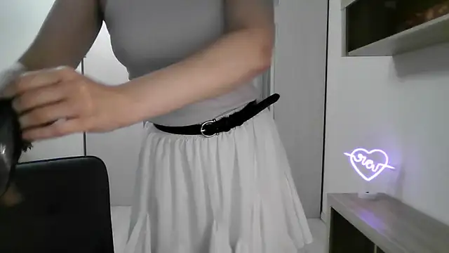 Snapshot of Victoria_Glam chatting on March 13, 5:28 pm Victoria Glam online show from March 13, 5:28 pm