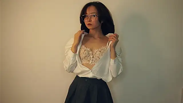 VeronaCritchlow online show from February 17, 1:21 pm