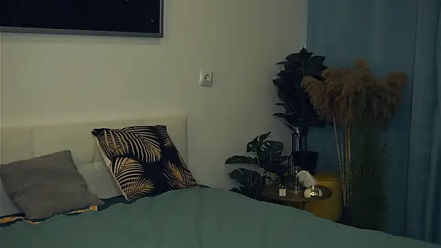 VeronaCritchlow online show from March 5, 10:44 am