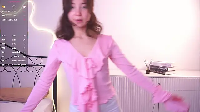 VeronaCritchlow online show from March 31, 7:09 am