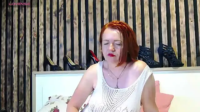 Snapshot of Alis_Lovi chatting on June 23, 10:30 pm Alis Lovi online show from June 23, 10:30 pm