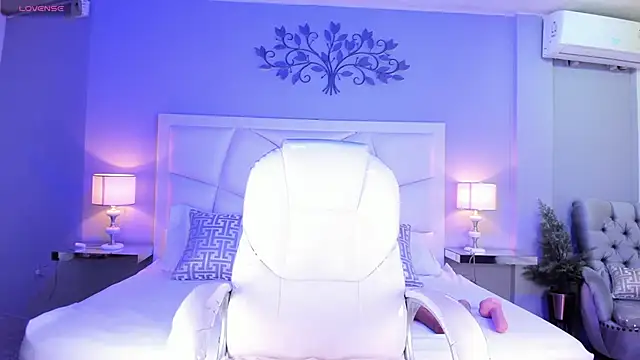 ZoeySnow online show from February 26, 12:14 pm