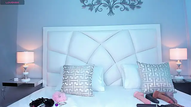 ZoeySnow online show from March 13, 12:02 pm