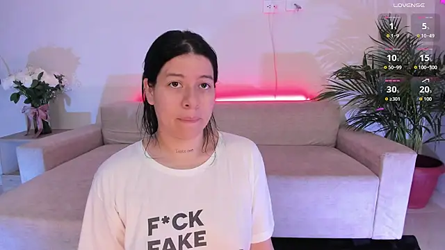 Hannah Jonhson online show from December 20, 3:24 am